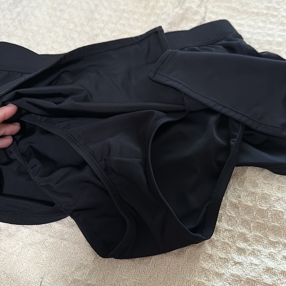Aqua green swimwear, small, swim skirt, bottoms, new with tags black - Picture 2 of 4